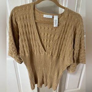 jhcollectibles/sweater/ women’s size medium excellent,like new condition.